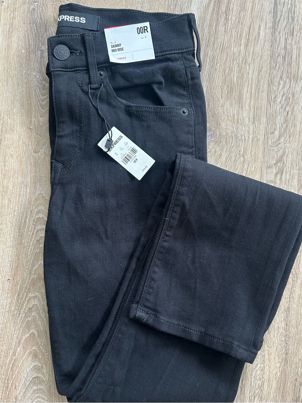 NWT- EXPRESS Black Skinny Jeans